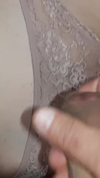 Üvey annemin amına mastürbasyon yapıyorum