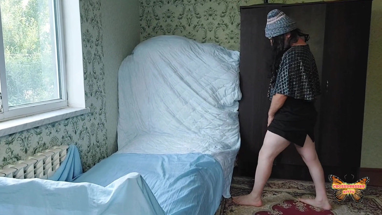 Kitty_Cross: 爱情 CD 漂亮的 femboy 屁股秘书角色扮演业余模特自拍性感热视频制作人单独制作人和女演员