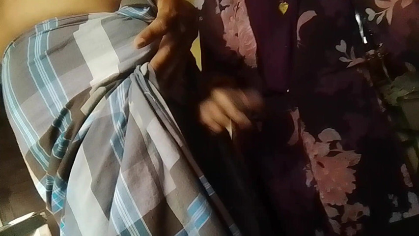 Tamil Village Girl Sucks Her Husband's Cock in the Kitchen (Thuda girl)