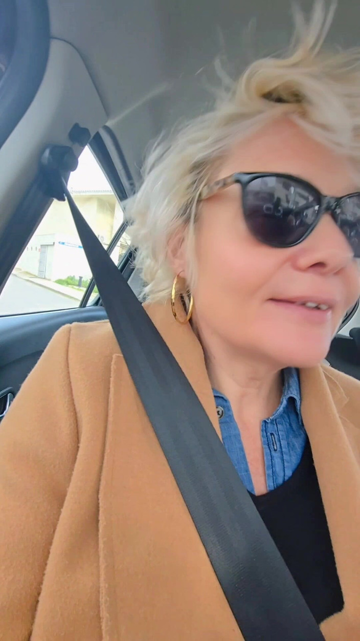 Sofy13: Im auto nach einem ort zum lutschen und gefickt werden