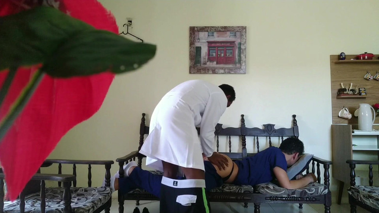 MiguellTrajano: Va bene, dottore, ora puoi venire nel mio culo - Parte 1