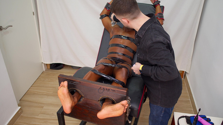 PSM Tickling Network: Wrapped up, Worshipped and Tickled