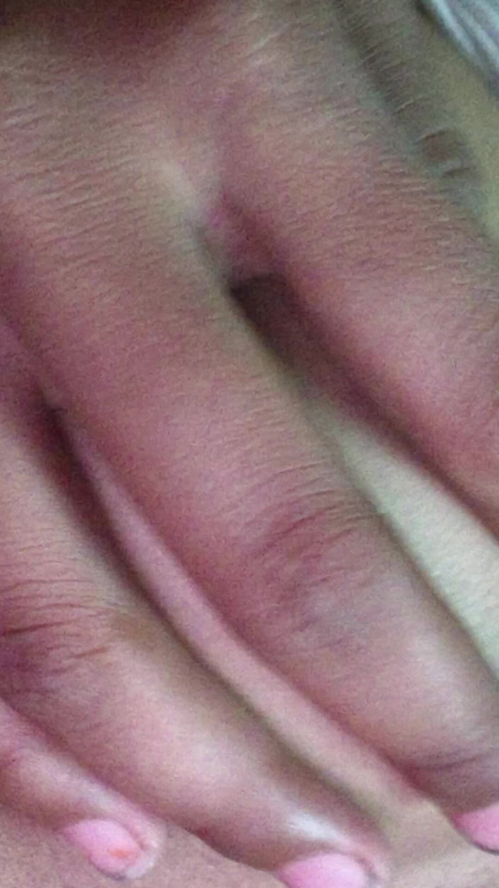 Moma: Klip Romantik Pasangan Desi