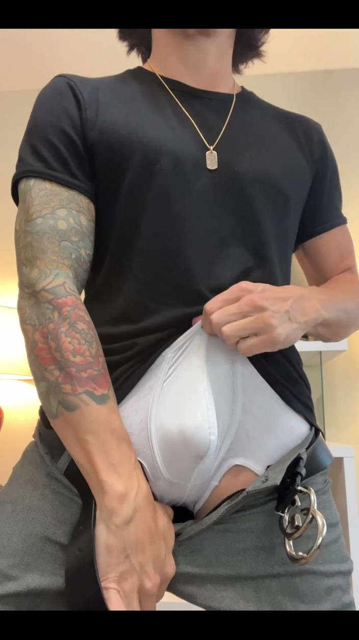 Andy Mendoza: Post work cum 