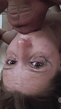 금발의 딥쓰롯 오럴