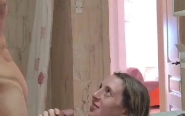 SkinnyWithAHugeDick: Sie ging rein, als ich ein video machte, also habe...