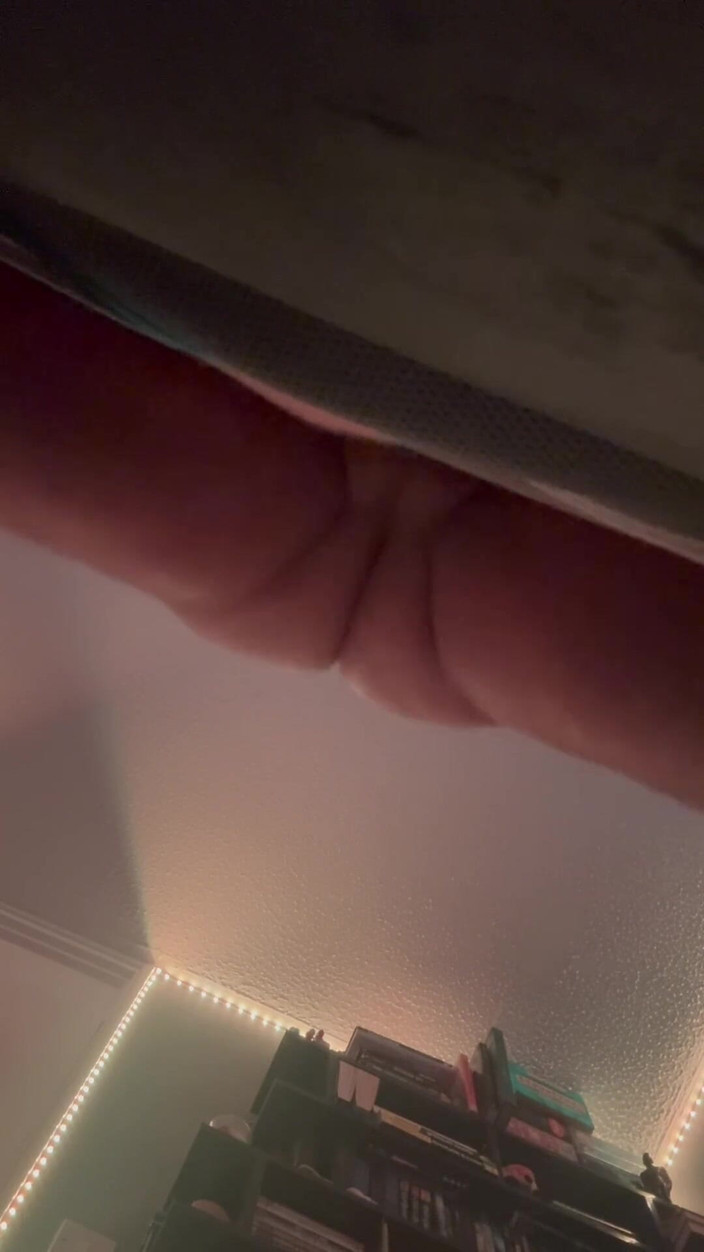 Hot dick in your ass: パパは彼のBFがビデオゲームをしている間、彼の義理の息子を激しくファックしました