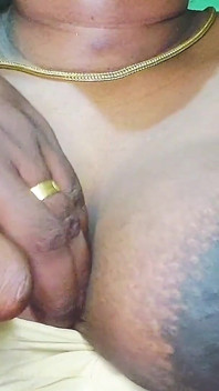 Gros seins de Kavita Bhabhi