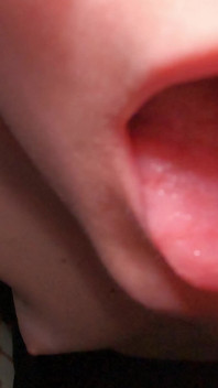 Sepong kontol sampai dicrot sperma close-up!