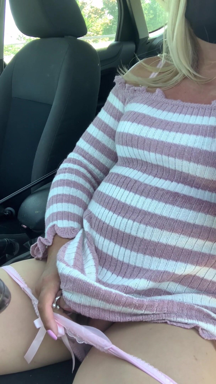 Kelly cd: Kelly cd in pink jumper dress nude pantyhose and heels