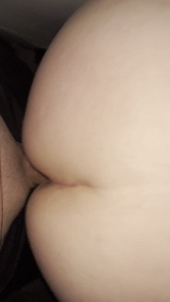 Natalie Moore: Aplecată în înregistrare sexuală afară