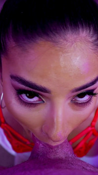 Emily Willis faz garganta profunda com Jonni Darkko