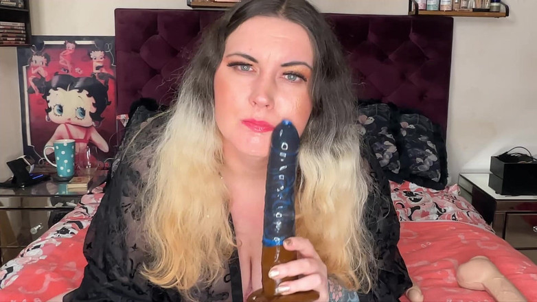 MissFFW: Awek montel sundal telah simulasi gangbang dengan mainannya