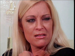 Fucked with a StrapOn: Strapon šukání s dokonalými lesbickými děvkami