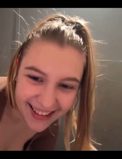 JuiceLussie: 체육관에서 미친 시오후키