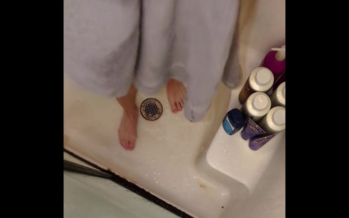 Bald Daddy: Kale papa neemt een douche en speelt met mijn nieuwe...