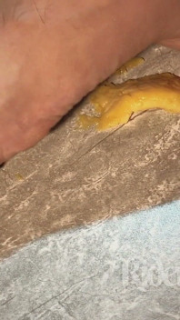 Kaki berbulu dan pisang dientot habis-habisan