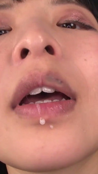 Tsugumi Quer Colocar Saliva Na Sua Boca - Boca Japonesa - Mau Hálito