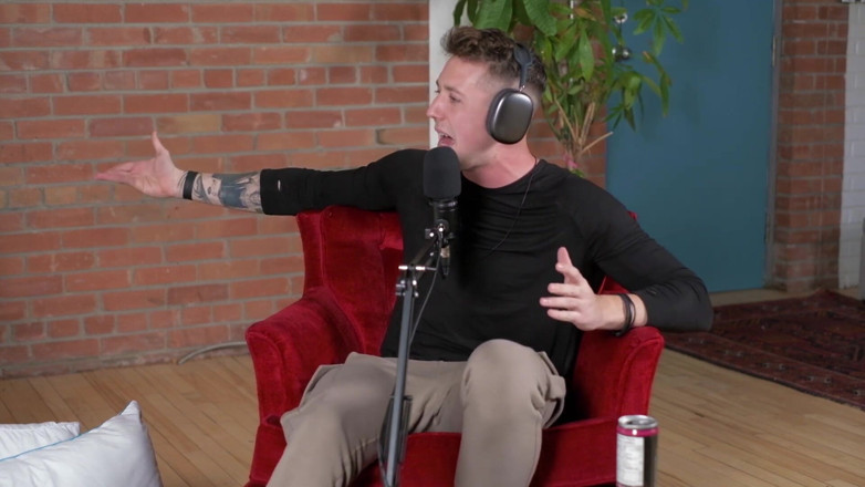 Pillow Talk: Greg O'Gallagher îți va fura fata fără să încerce!!