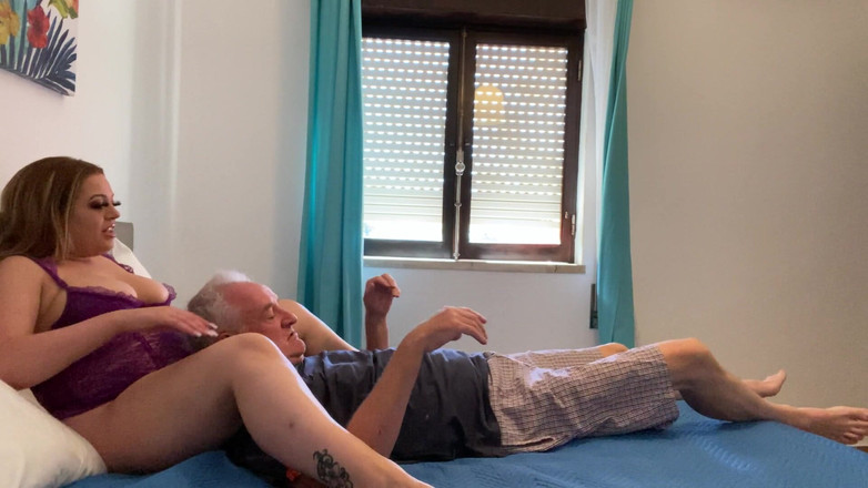 Catalia's Epic Filth: 太ももに掴まれて