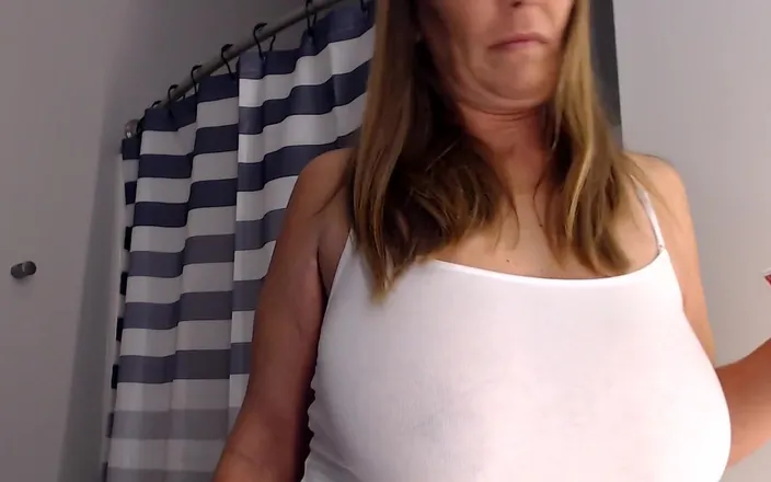 KimitheMilfMommy: Getting Wettt