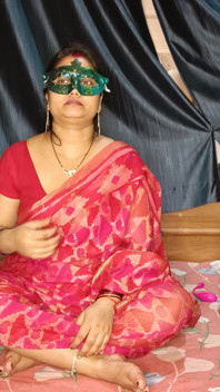 Bhabhi Pooja Berkongkek Dengan Memakai Saree Dan Melakukan Semangat