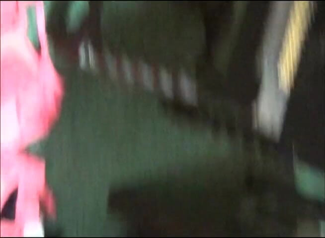 Flash Model Amateurs: Une MILF sexy en action blowbang