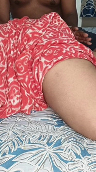 義理の妹が義理の兄とベッドを共有する 勃起した大きなチンコ、きつい膣、スリムな女の子、満腹で膣を楽しんでセックス