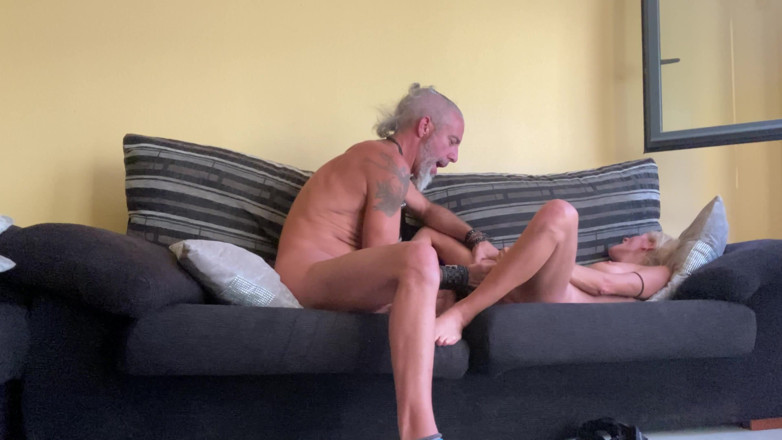 Cristina Sauvage: Initiatie tot anale seks van een kleine Spaanse blondine