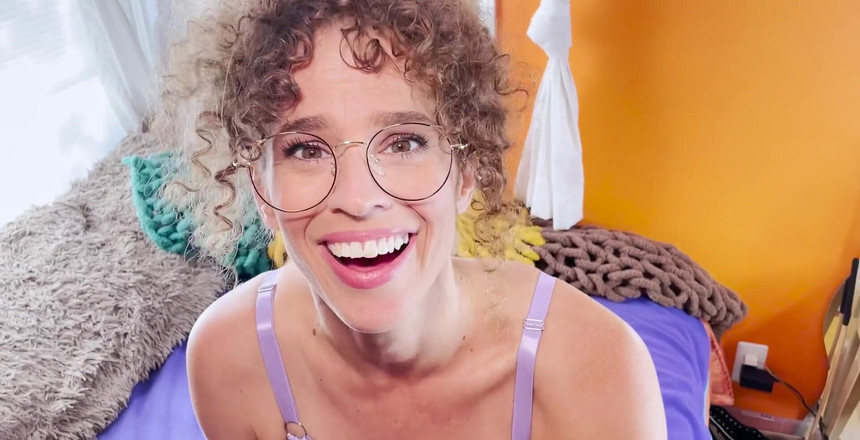 VibeWithMommy: 犹太继母撸管指挥！我的毛茸茸今天没有来上班...所以我让我的继子跳进去！