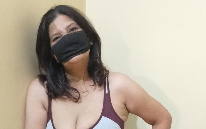 RoseyCouples: Tarian erotisku.