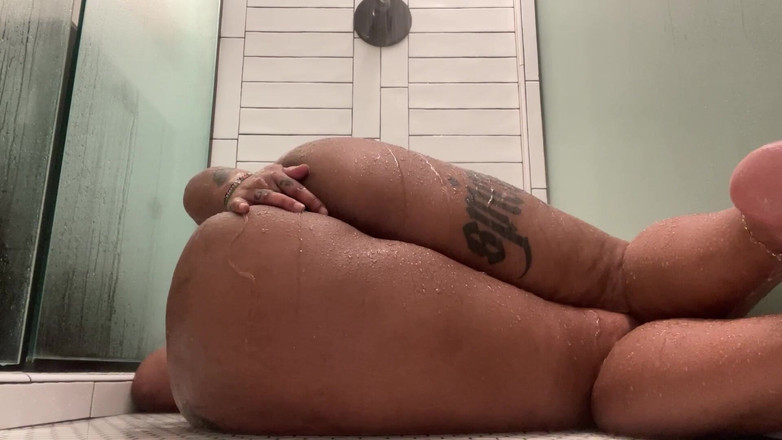 Spicy lilbrat: Quem quer dedilhar minha bunda virgem apertada