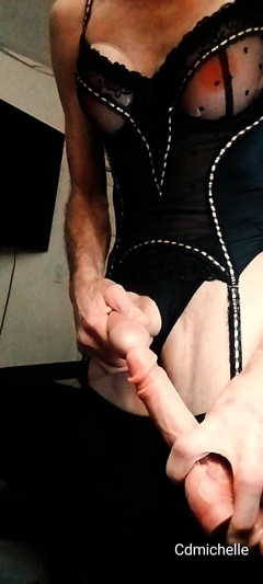CD Michellex: Sexy travestito vestito indossa il vestito con intimo e lingerie