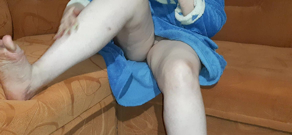 Vik_All: Esibizione accidentale di figa della matrigna