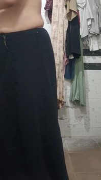 Priya Bhabi țâțe mari presare în baie