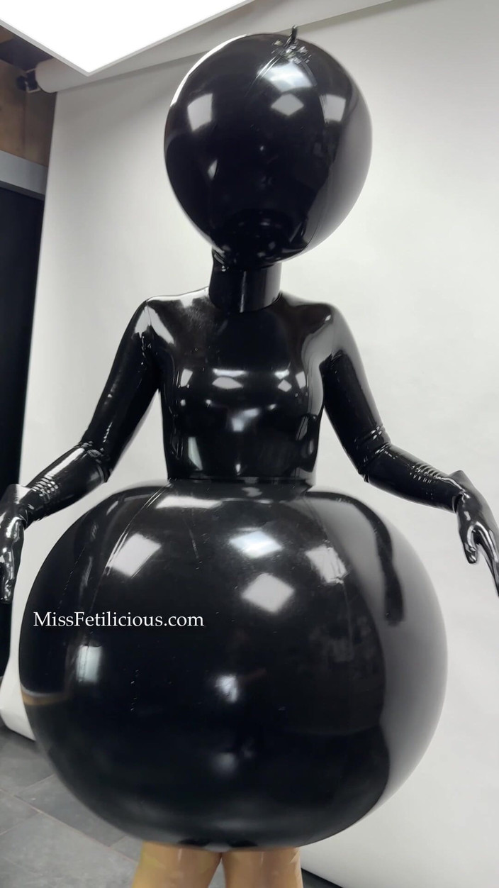 Miss_Fetilicious: Che ne pensi del mio vestito gonfiabile?