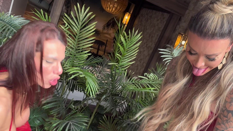 Deco t-lover: Яка чудова зустріч з цими 2 смачними і задерикуватими. Вони з'їдали мене скрізь. Я пішов з розбитою дупою