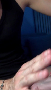 Mr ldn dà una forte orgasmo alla miLF shooting star nel falso studio