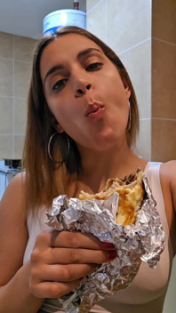 Amatérský pár jí při živém přenosu