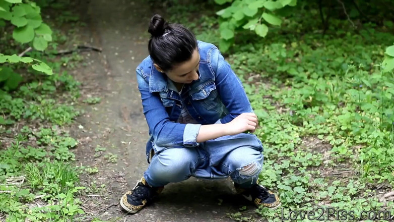 Love 2 Piss: Yol kenarında ve diğer birçok yere işiyor - derleme