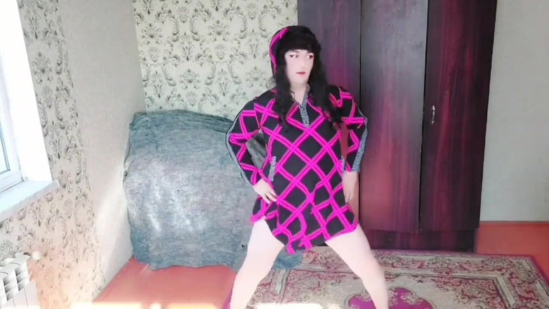 Kitty_Cross: Red Hat Fairytale Aktorka w Ladyboy Style - co o tym...