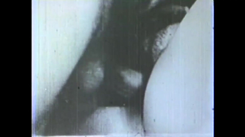 The Unforgettable: Gozona Pig Süt Pompalıyor