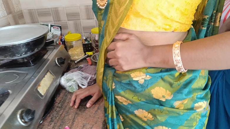 Palani69: Romansa lesbian di dapur