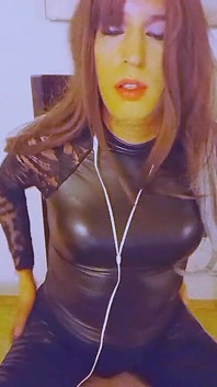 Sissy Crossdresser Masturbating