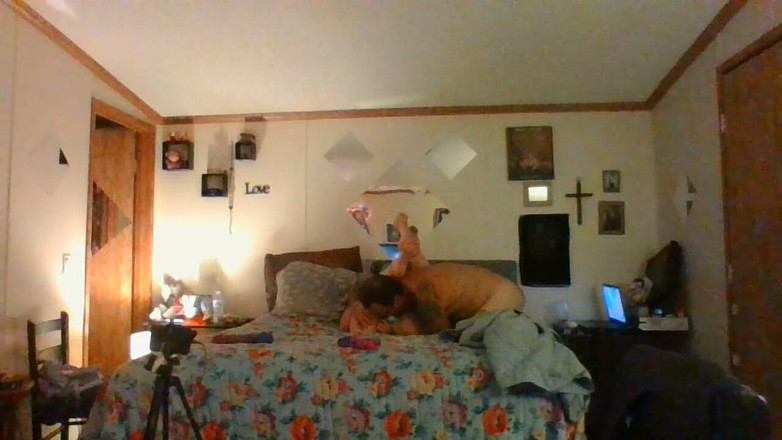 Satin Lady: La signora di raso si fa riempire la figa di...