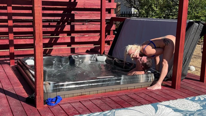 Tatiana Steele: Seks na świeżym powietrzu przy wannie z hydromasażem