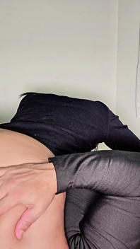 Dimanche de beaucoup de sexe avec ma demi-sœur.