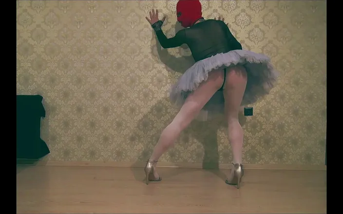 Nylondelux: Ballerina Pantyhose and Tuttu