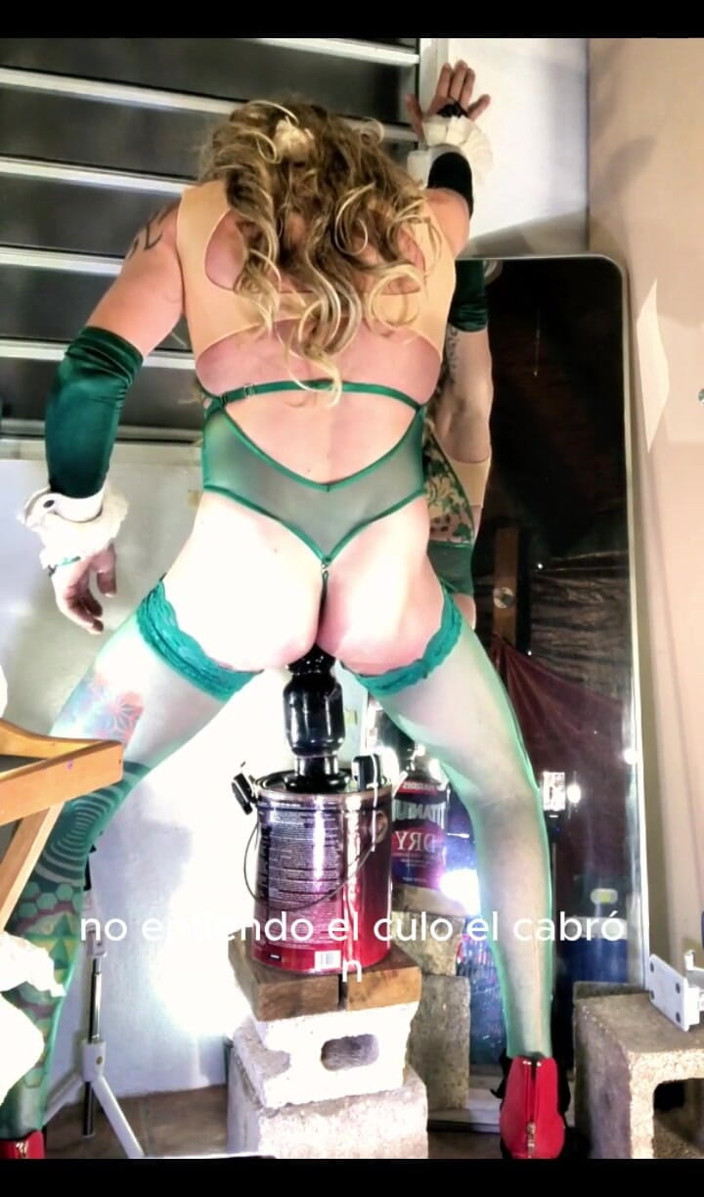 Benito414: Sissy cintia ngentot dildo favoritnya