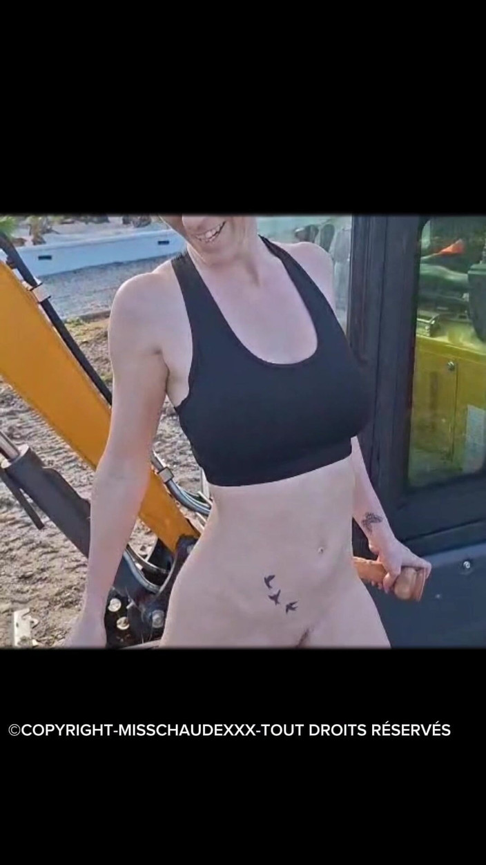 Misschaudexxx: Ich Spiele Mit Meinen Spielsachen Auf Einer Baustelle